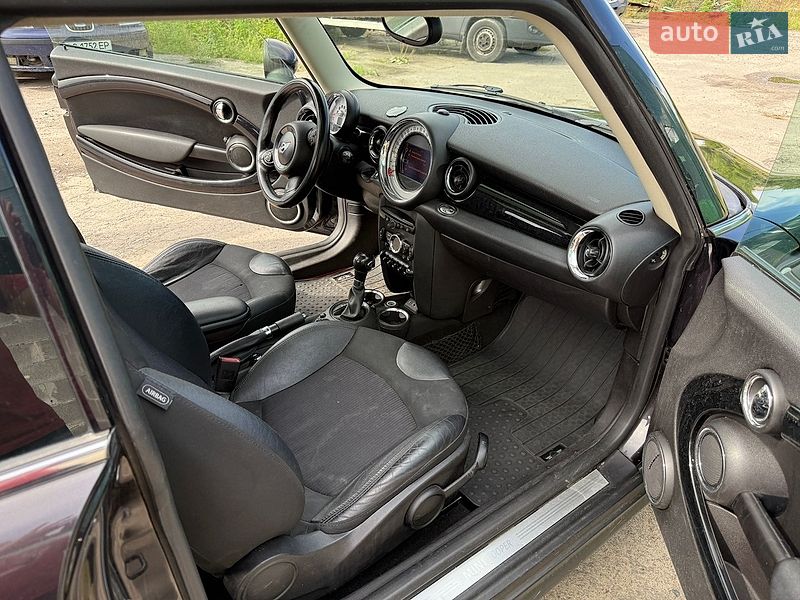 Хэтчбек MINI Cooper 2012 в Ковеле