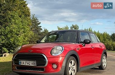 Хэтчбек MINI Cooper 2015 в Киеве фото 10 Хэтчбек MINI Cooper 2015 в Киеве