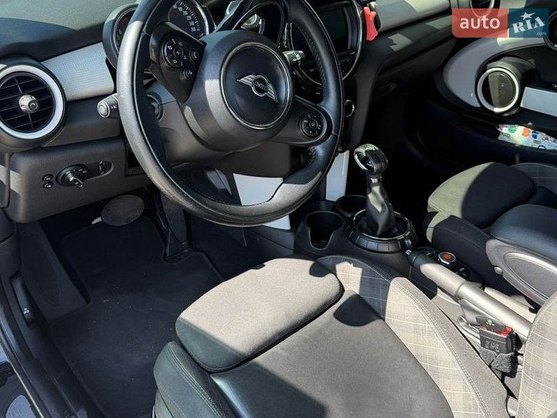 Хетчбек MINI Cooper 2016 в Одесі
