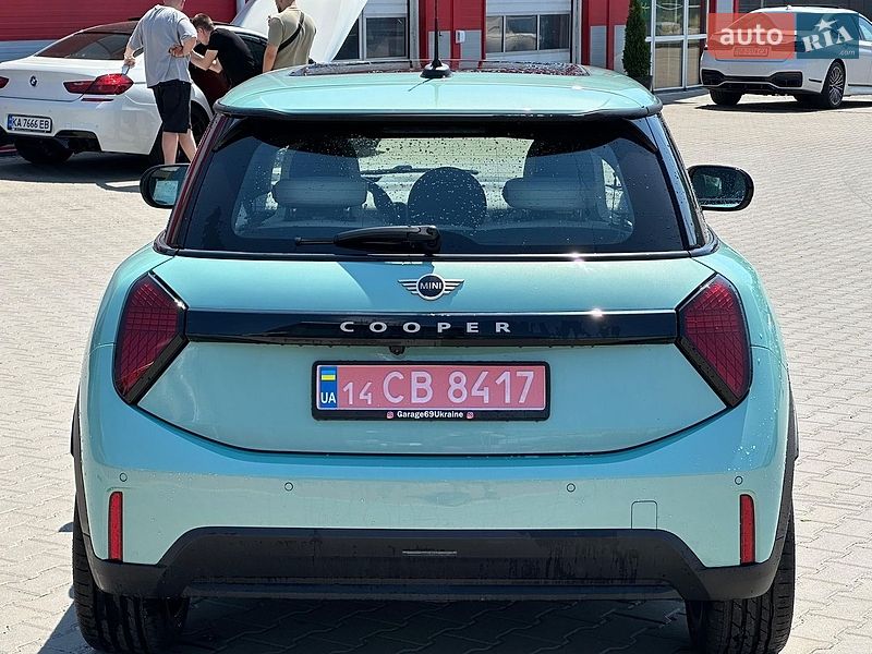 Хетчбек MINI Cooper 2024 в Києві