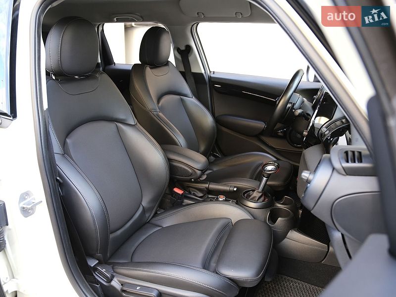 Хэтчбек MINI Cooper 2018 в Киеве