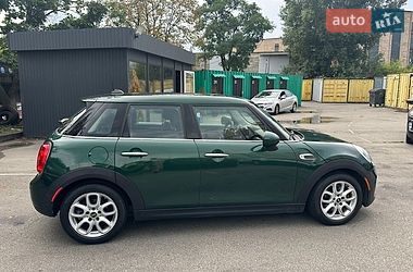Хэтчбек MINI Cooper 2017 в Киеве