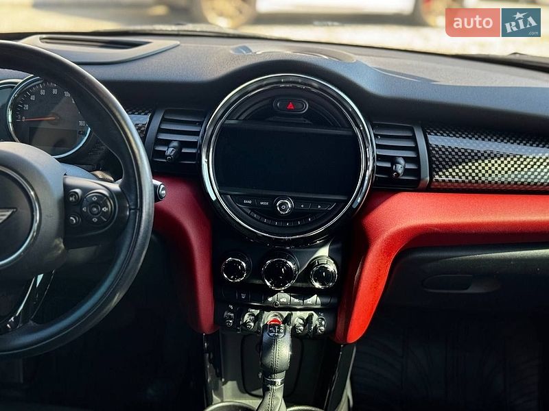 Хэтчбек MINI Cooper 2017 в Ивано-Франковске
