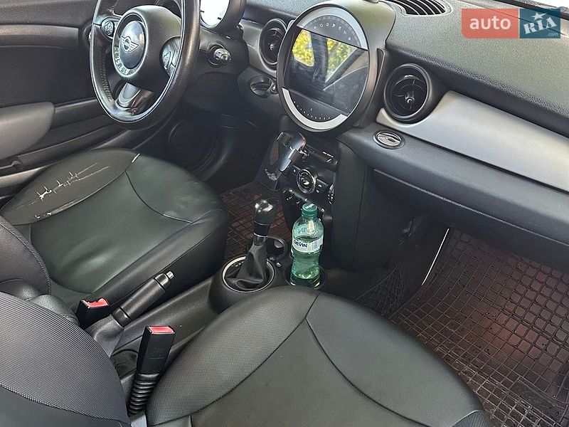 Хэтчбек MINI Cooper 2011 в Измаиле