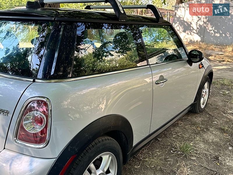 Хэтчбек MINI Cooper 2011 в Измаиле