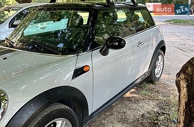 Хэтчбек MINI Cooper 2011 в Измаиле