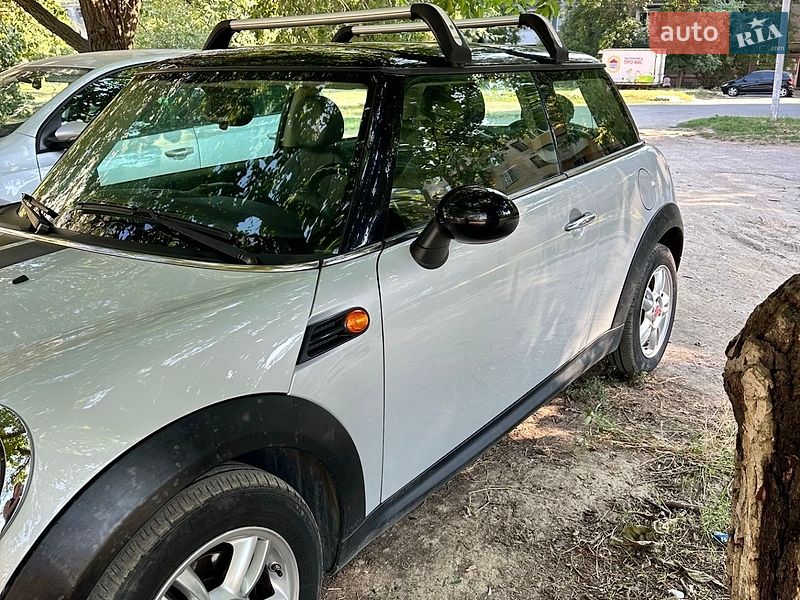 Хэтчбек MINI Cooper 2011 в Измаиле