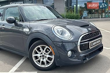 Хэтчбек MINI Cooper 2016 в Киеве