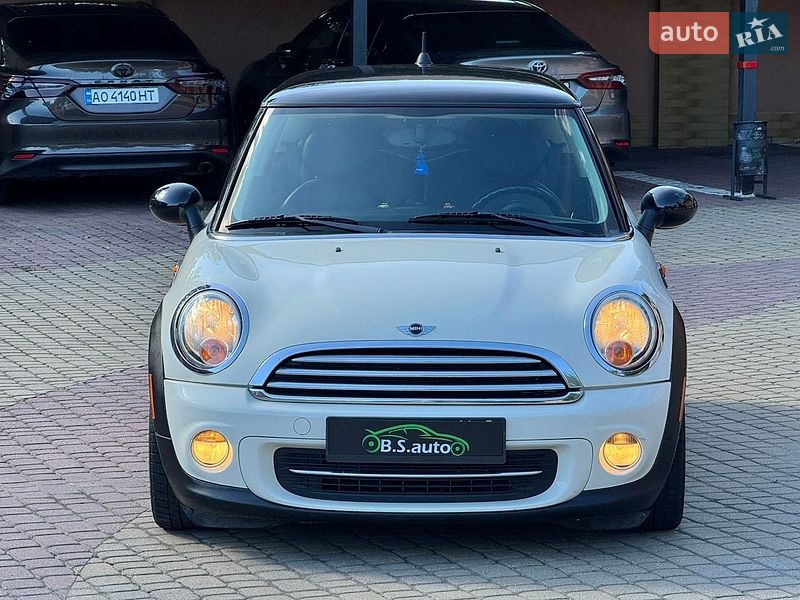 Хэтчбек MINI Cooper 2011 в Мукачево