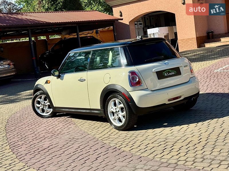 Хэтчбек MINI Cooper 2011 в Мукачево