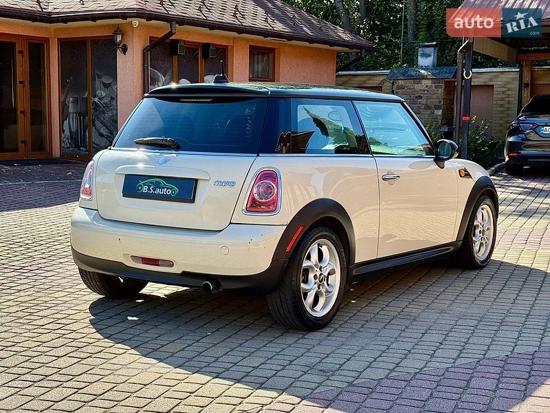Хэтчбек MINI Cooper 2011 в Мукачево