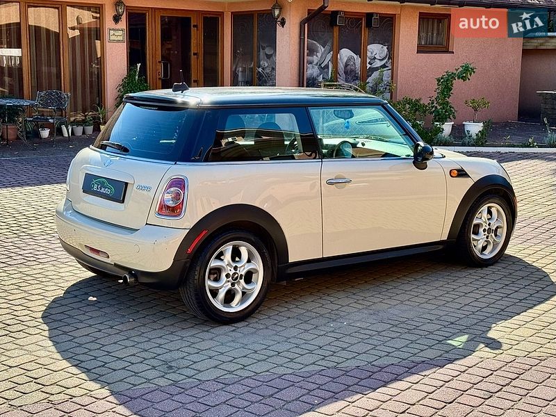 Хэтчбек MINI Cooper 2011 в Мукачево