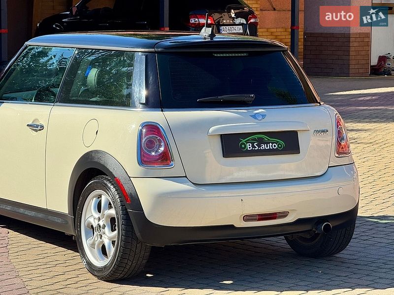 Хэтчбек MINI Cooper 2011 в Мукачево