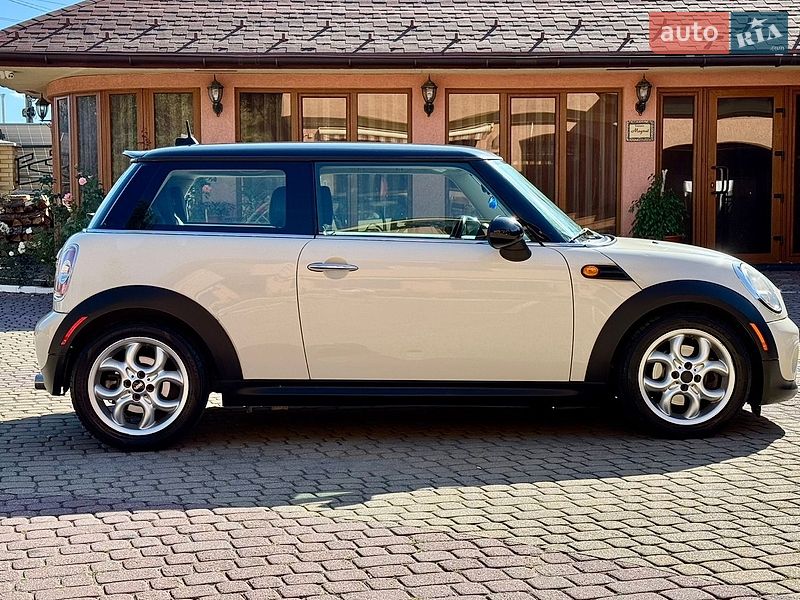 Хэтчбек MINI Cooper 2011 в Мукачево