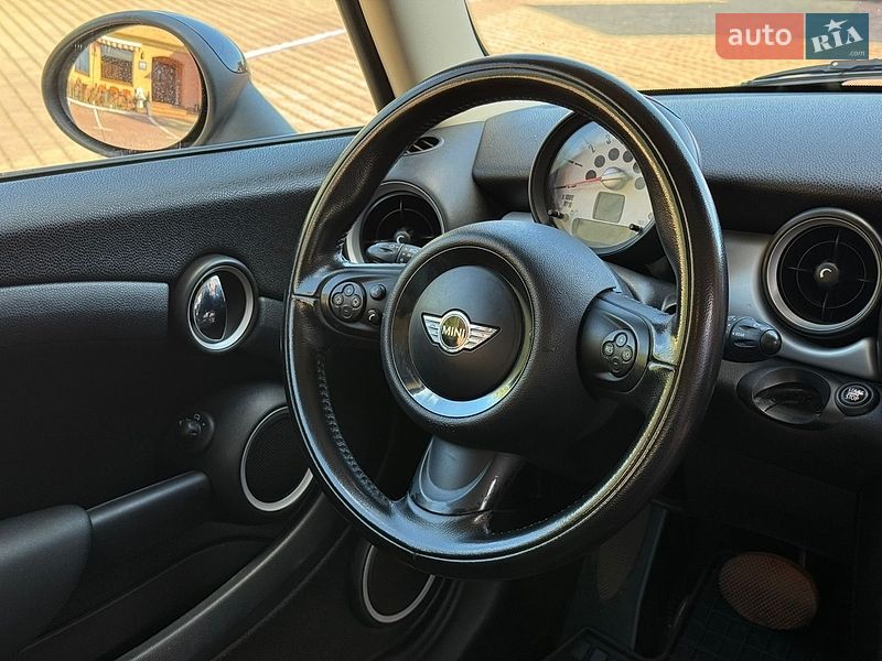 Хэтчбек MINI Cooper 2011 в Мукачево