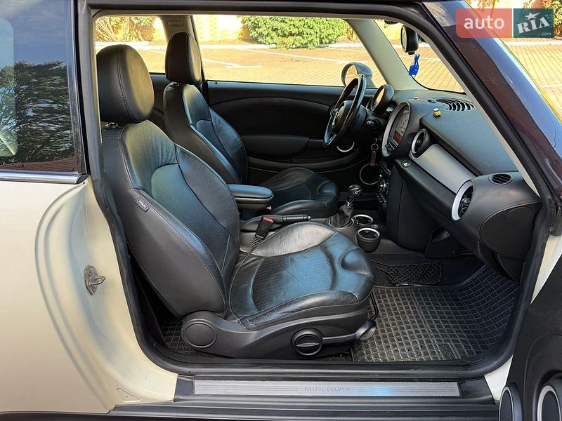 Хэтчбек MINI Cooper 2011 в Мукачево