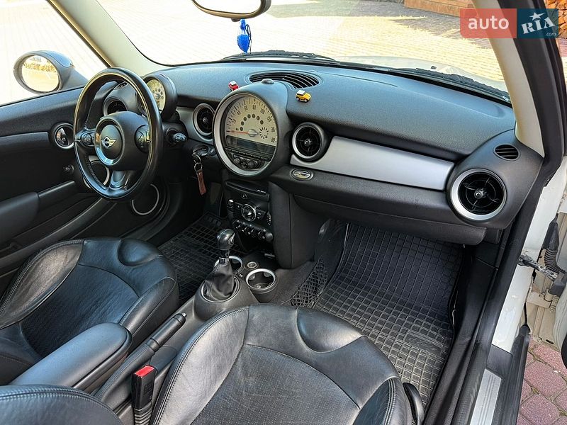 Хэтчбек MINI Cooper 2011 в Мукачево