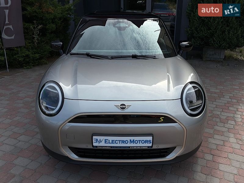 Хэтчбек MINI Cooper 2024 в Львове