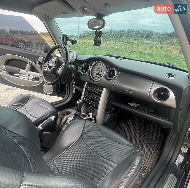 Хетчбек MINI Cooper 2002 в Городку
