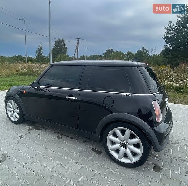 Хетчбек MINI Cooper 2002 в Городку
