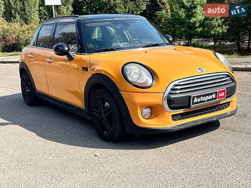 Хэтчбек MINI Cooper 2015 в Киеве