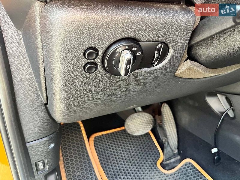 Хэтчбек MINI Cooper 2015 в Киеве
