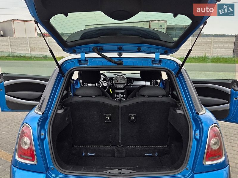 Хэтчбек MINI Cooper 2010 в Костополе фото 12 Хэтчбек MINI Cooper 2010 в Костополе