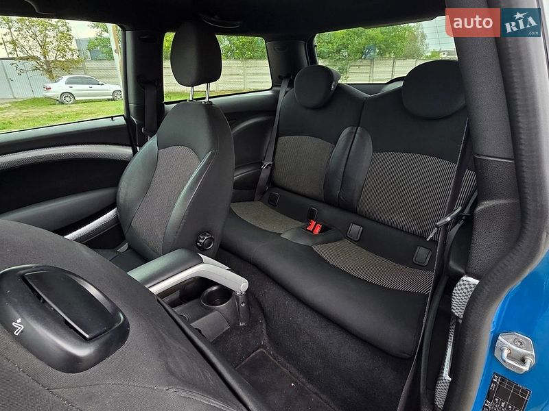 Хэтчбек MINI Cooper 2010 в Костополе фото 13 Хэтчбек MINI Cooper 2010 в Костополе