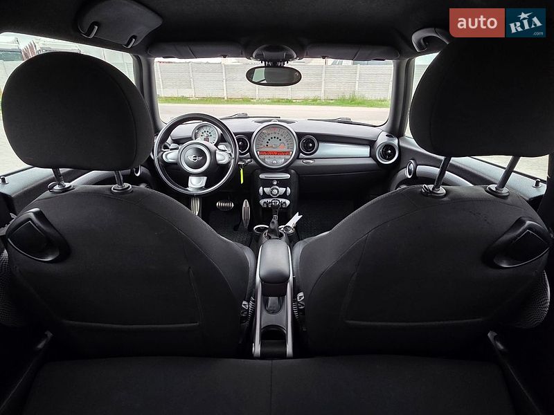 Хэтчбек MINI Cooper 2010 в Костополе фото 14 Хэтчбек MINI Cooper 2010 в Костополе