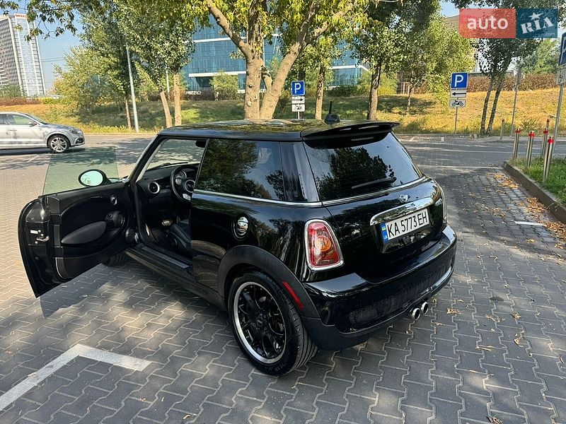 Хэтчбек MINI Cooper 2010 в Киеве