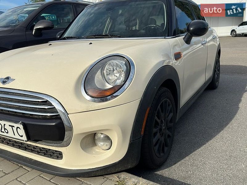 MINI Cooper, фото з оголошення