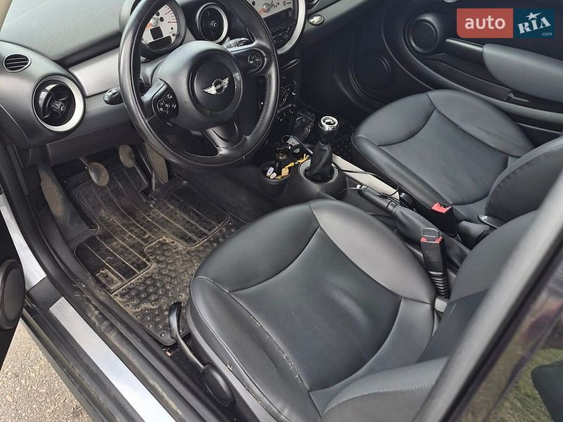 Хетчбек MINI Cooper 2010 в Лохвиці