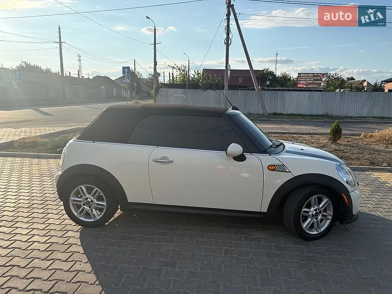 MINI Cooper 2011