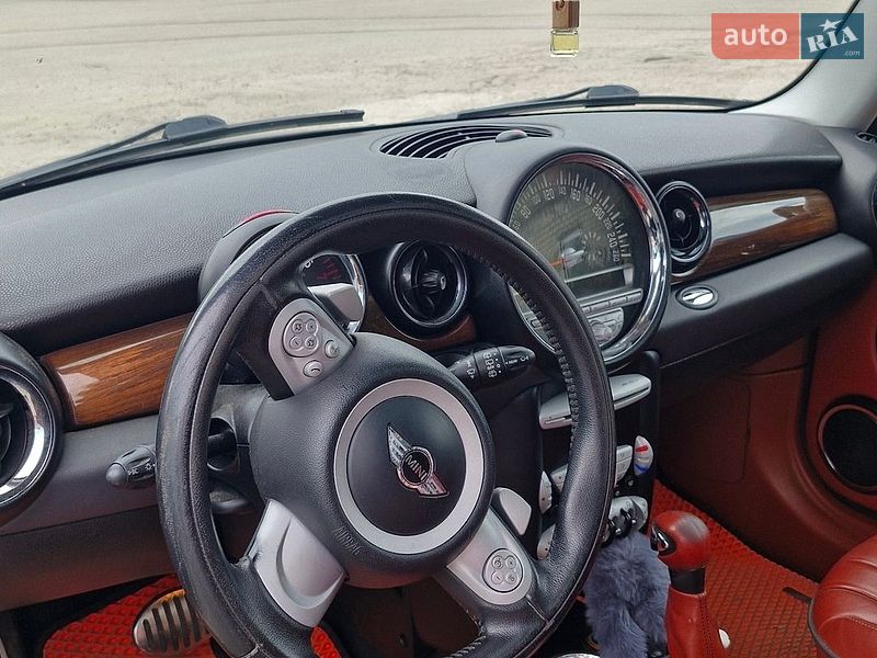 Хэтчбек MINI Cooper 2009 в Кременчуге