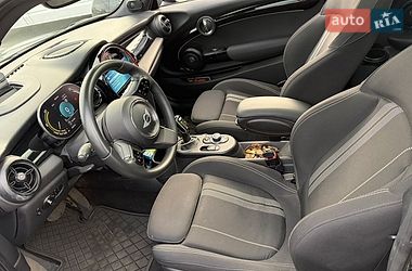 Хетчбек MINI Cooper 2023 в Києві фото 30 Хетчбек MINI Cooper 2023 в Києві