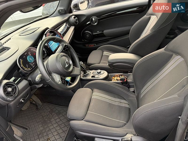 Хетчбек MINI Cooper 2023 в Києві фото 30 Хетчбек MINI Cooper 2023 в Києві