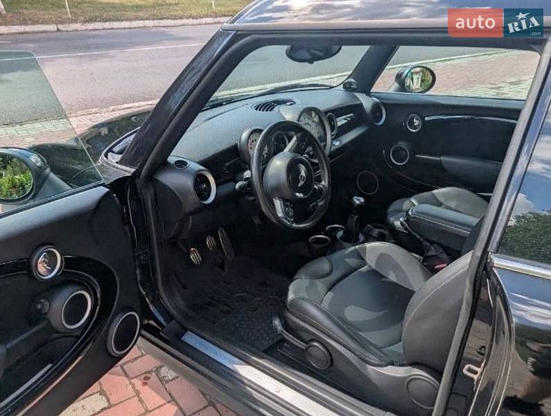 Хэтчбек MINI Cooper 2011 в Киеве фото 3 Хэтчбек MINI Cooper 2011 в Киеве