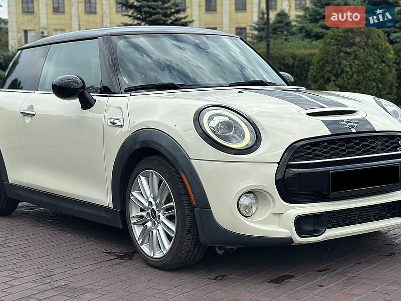 Хетчбек MINI Cooper 2018 в Дніпрі