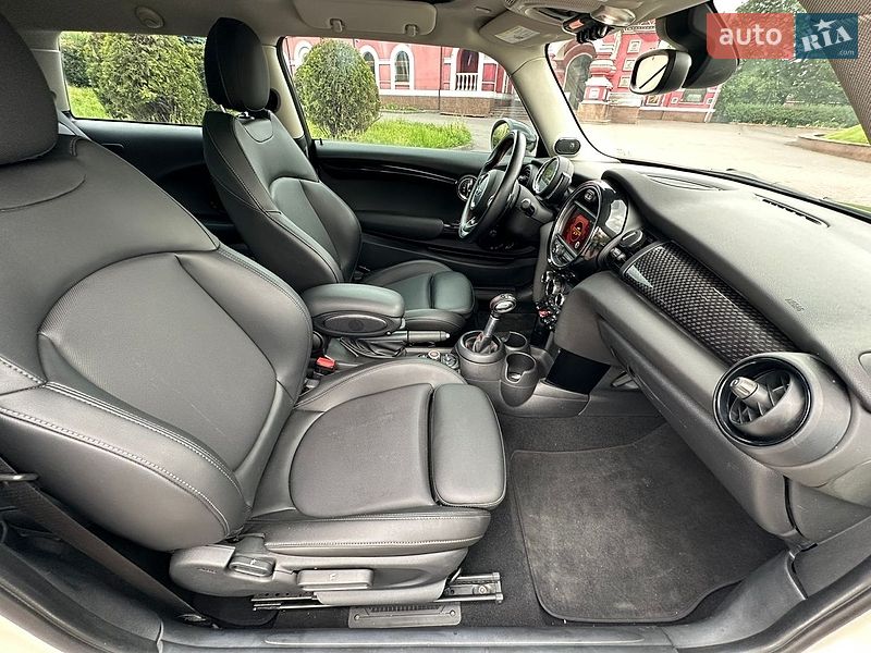 Хетчбек MINI Cooper 2018 в Дніпрі
