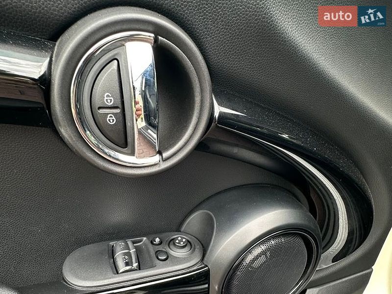 Хетчбек MINI Cooper 2018 в Дніпрі