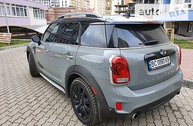 Хэтчбек MINI Countryman 2017 в Львове