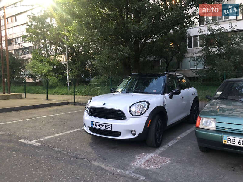 Внедорожник / Кроссовер MINI Countryman 2016 в Киеве