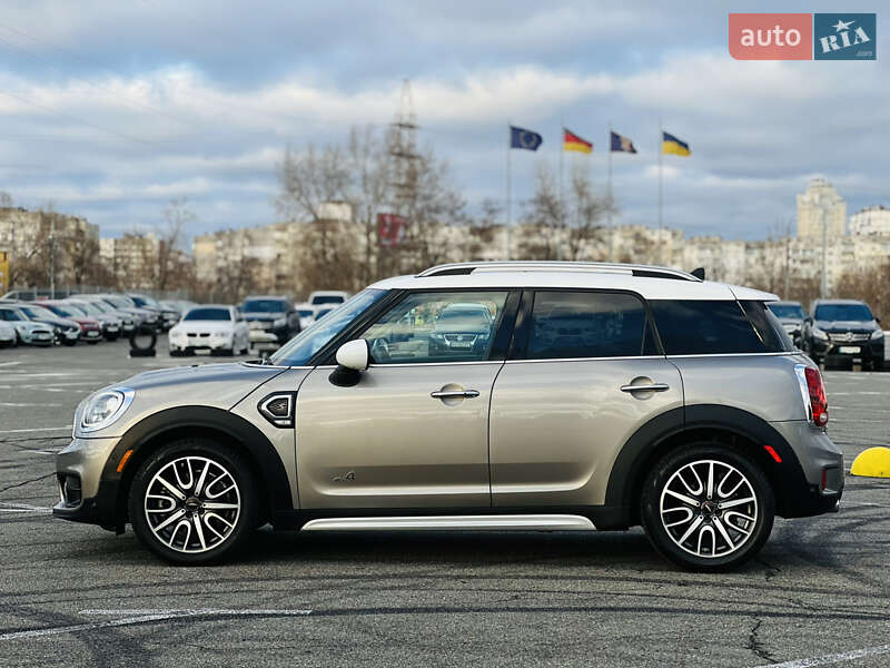Хэтчбек MINI Countryman 2017 в Киеве