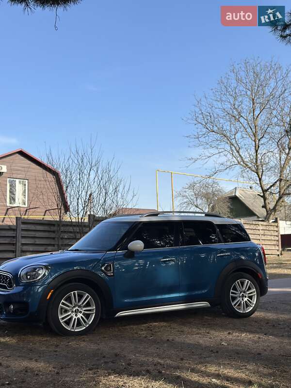 Хэтчбек MINI Countryman 2017 в Коростене
