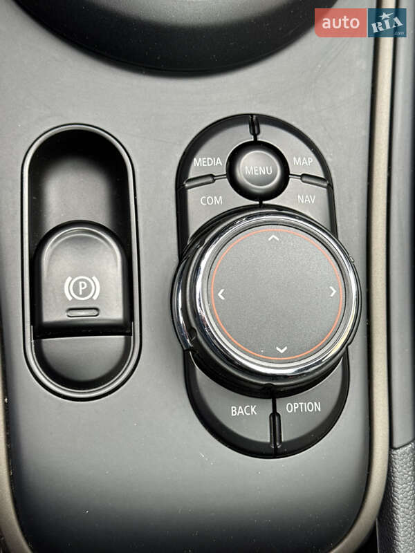 Хэтчбек MINI Countryman 2019 в Черновцах