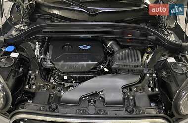 Хэтчбек MINI Countryman 2019 в 