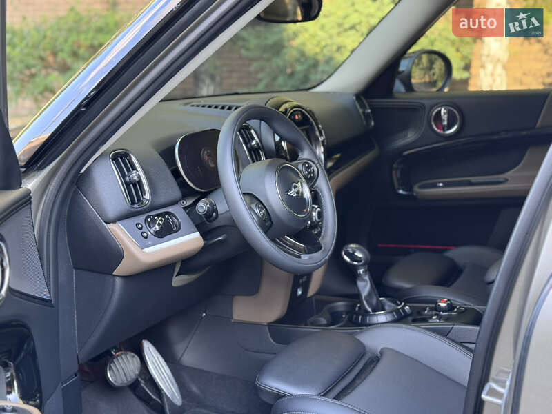 Хэтчбек MINI Countryman 2017 в Киеве фото 39 Хэтчбек MINI Countryman 2017 в Киеве