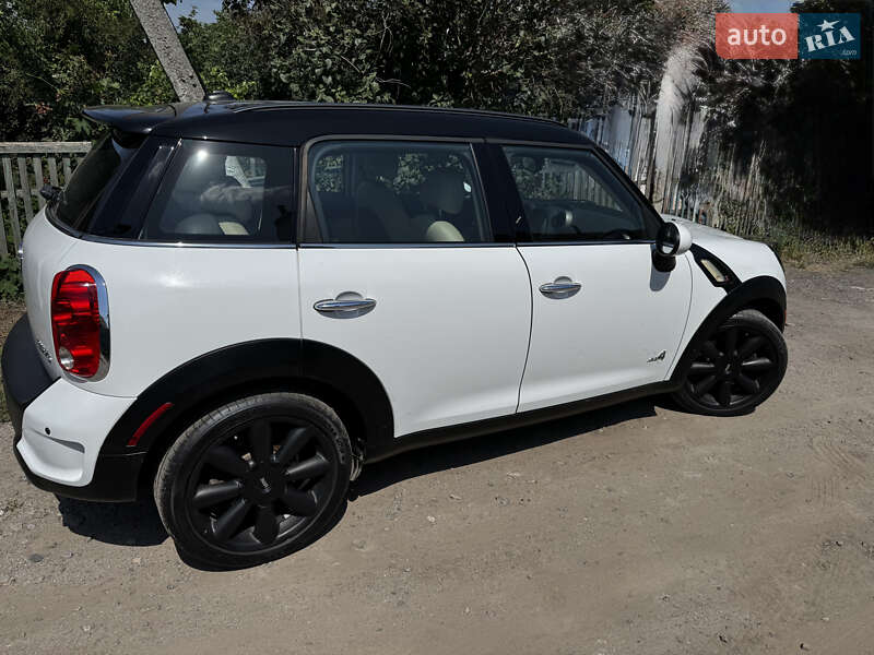 Позашляховик / Кросовер MINI Countryman 2011 в Глобиному