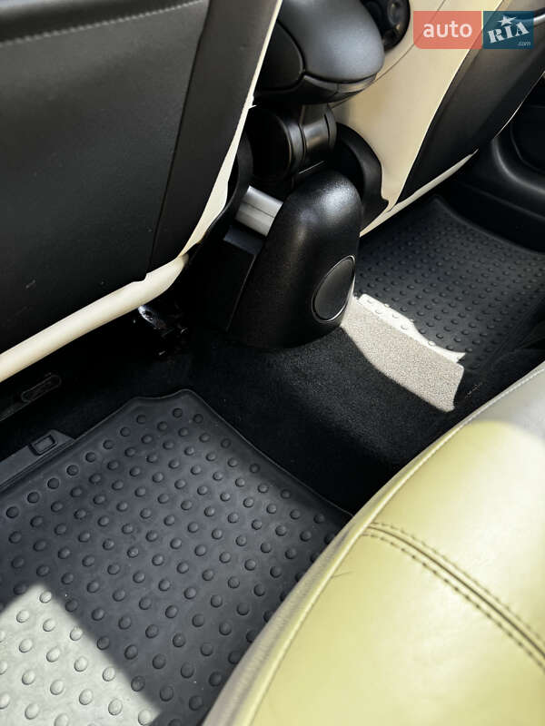 Позашляховик / Кросовер MINI Countryman 2011 в Глобиному