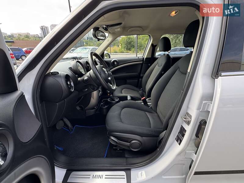 Внедорожник / Кроссовер MINI Countryman 2015 в Днепре фото 12 Внедорожник / Кроссовер MINI Countryman 2015 в Днепре